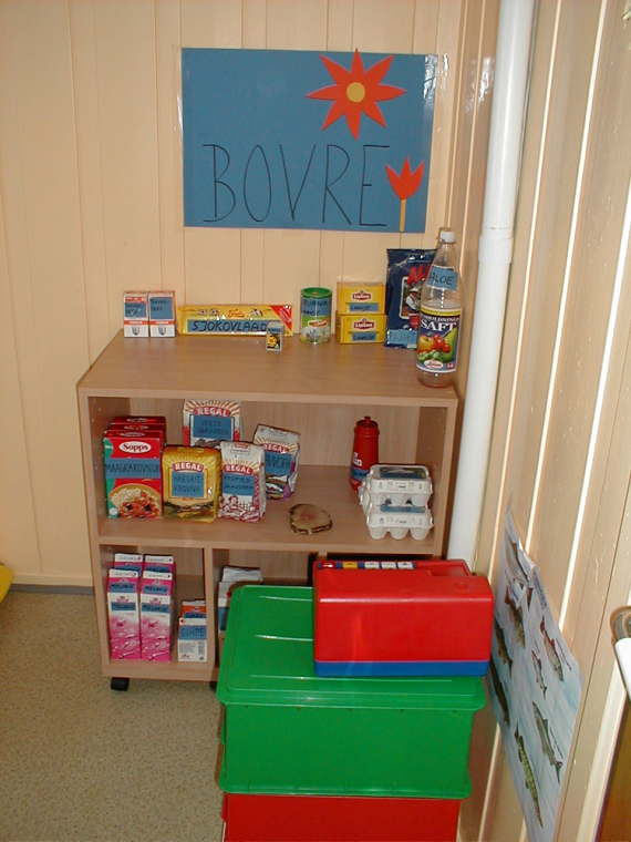 Matbutikk til bruk i lek.