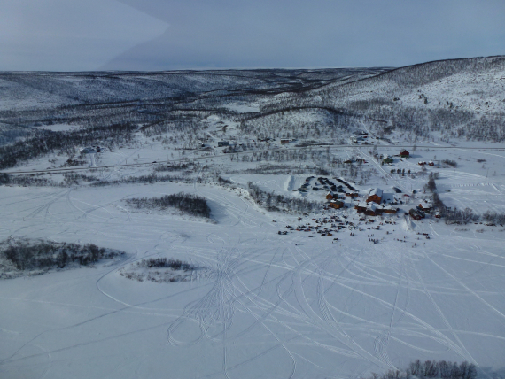Vårvinter dronebilde av Jergul.
