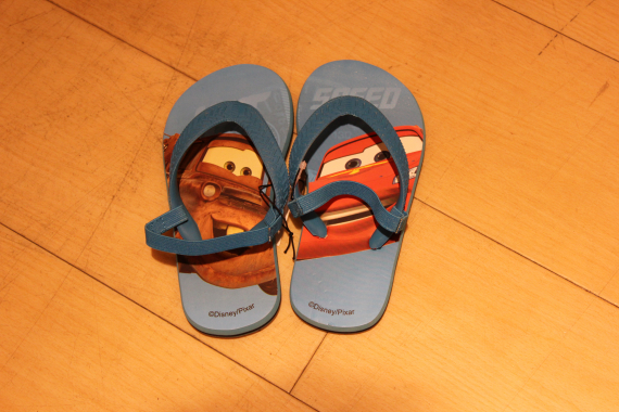 Nærbilde av sandaler.