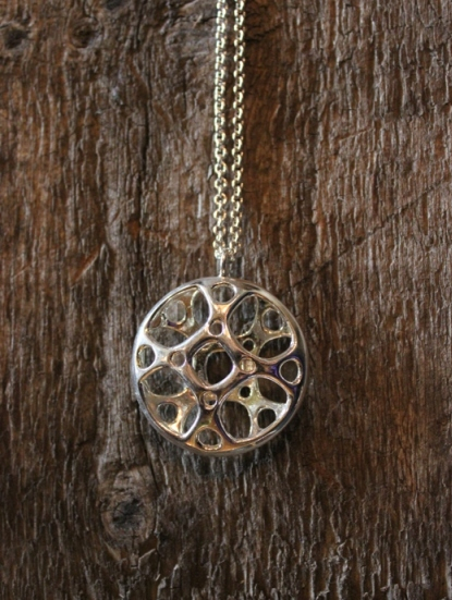 Foto av en halskjede.