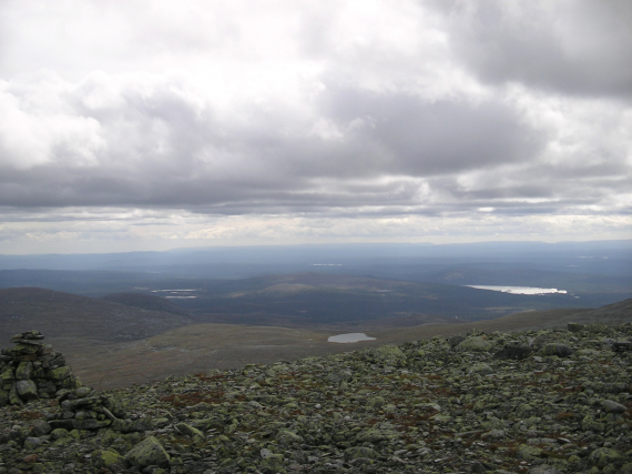 Viddelandskap med mye stein.