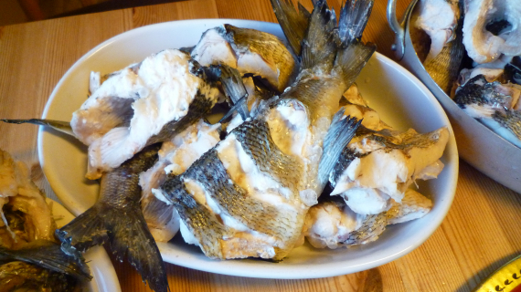 Kokt sik på et fat.