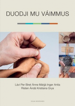 Omslag av boka Duodji mu váimmus, med bilde av fingre med fingerbøl og andre duodjier.